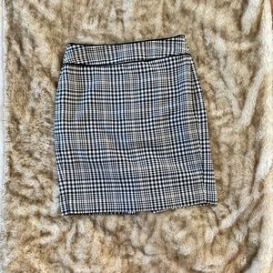 Women’s Banana Republic houndstooth skirt